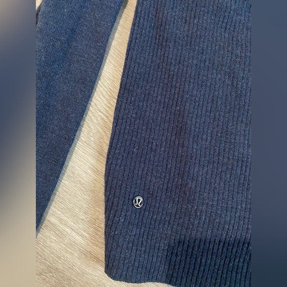Lululemon knit turtleneck - Picture 3 of 3